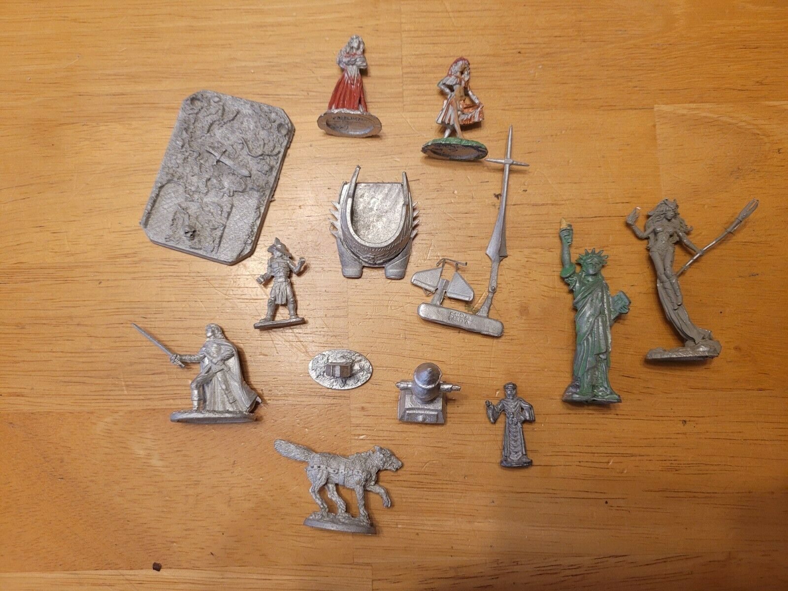25mm- 28mm Bases, Figures, Bits & Pieces From Partha & Others