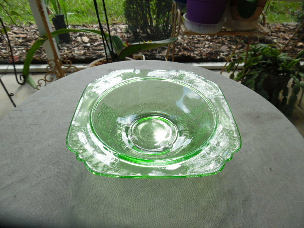 Federal Depression Glass Parrot Sylvan 7” Green Soup Bowl