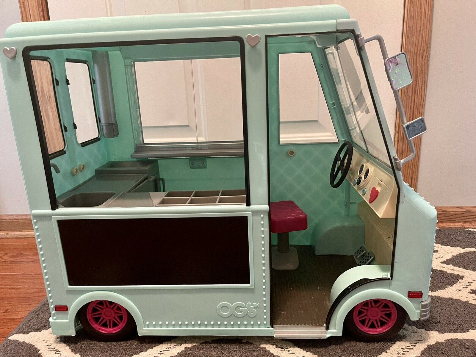 Lightly Used American Girl Ice Cream Truck W Patio, Stools, Food Items)