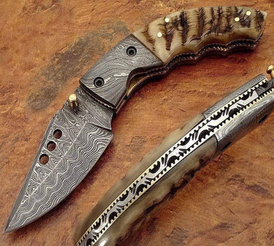 Handmade Damascus Blade pocket Knife Sheep Horn Handle with Leather Sheath.